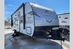 New 2025 Jayco Jay Flight SLX 210QB Photo