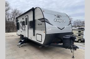 New 2025 Jayco Jay Flight SLX 210QB Photo