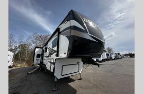 Used 2019 Heartland Bighorn 3925MLP Photo