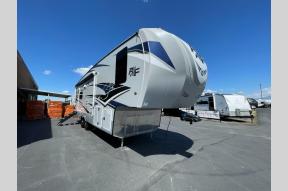 Used 2023 Northwood Arctic Fox 29-5T Photo