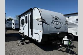 New 2025 Jayco Jay Flight SLX 175FQW-G Photo