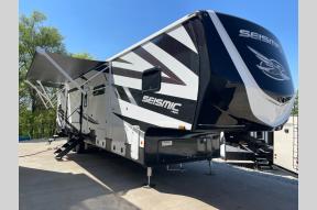 New 2025 Jayco Seismic 413 Photo