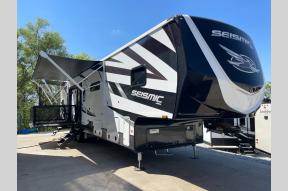 New 2025 Jayco Seismic 413 Photo
