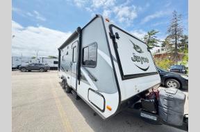 Used 2016 Jayco Jay Feather X23B Photo