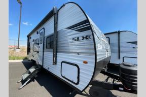 New 2025 Jayco Jay Flight SLX 210QBW Photo