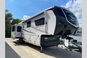 New 2025 Jayco North Point 377RLBH Photo