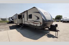 Used 2018 Dutchmen RV Coleman Light 3045RL Photo