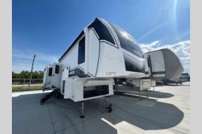 New 2024 Jayco Eagle 321RSTS Photo