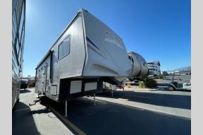 Used 2013 Pacific Coachworks Sandsport 285 Photo