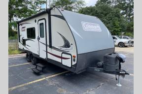 Used 2018 Dutchmen RV Coleman Light LX 1925BH Photo