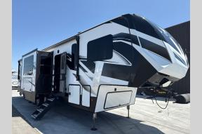 Used 2021 Dutchmen RV Voltage 3915 Photo