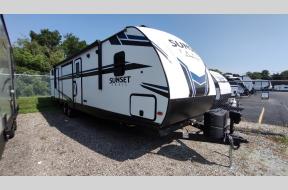 Used 2021 CrossRoads RV Sunset Trail SS331BH Photo