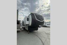 Used 2025 Jayco North Point 382FLRB Photo