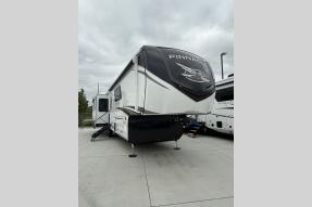 New 2026 Jayco Pinnacle 36FBTS Photo