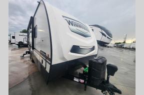 Used 2020 Winnebago Minni Winnie 2202DS Photo