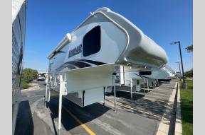 Used 2019 Lance 975 Photo