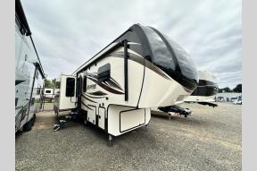 Used 2017 Keystone RV Alpine 3011RE Photo