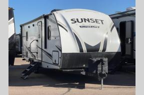 Used 2022 CrossRoads RV Sunset Trail SS253RB Photo
