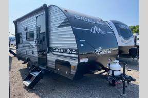 New 2025 Coachmen RV Catalina Summit Series 7 154RDX Photo