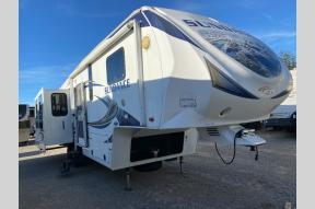 Used 2012 Heartland Greystone 32RE Photo