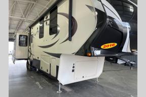 Used 2016 Grand Design Solitude 377MB Photo