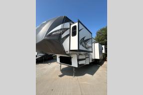 Used 2018 Forest River RV Wildwood Heritage Glen 372RD Photo