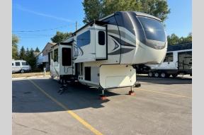 Used 2019 Jayco North Point 385THWS Photo