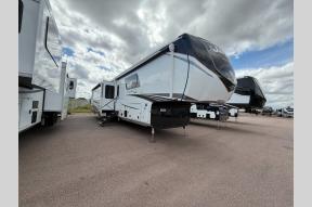 New 2026 Jayco Pinnacle 38FBRK Photo