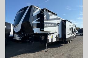 Used 2025 Jayco Seismic 3512 Photo