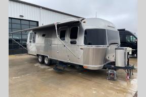 Used 2016 Airstream RV Flying Cloud 26U Photo