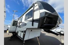 Used 2017 Dutchmen RV Voltage V4105 Photo