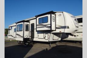 Used 2025 Forest River RV Sabre 37FLH Photo
