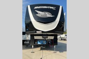 New 2025 Jayco Seismic 395 Photo