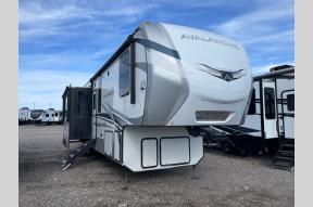Used 2022 Keystone RV Avalanche 390DS Photo