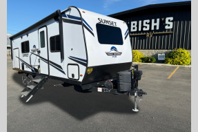 Used 2021 CrossRoads RV Sunset Trail Series 24BH Photo