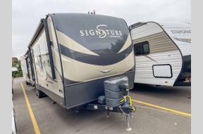 Used 2020 Forest River RV Rockwood Signature Ultra Lite 8332SB Photo