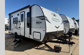 Used 2025 Jayco Jay Flight SLX 175FQ Photo