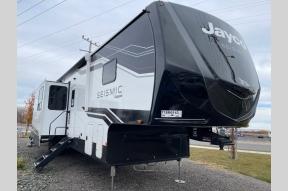 New 2026 Jayco Seismic 399 Photo