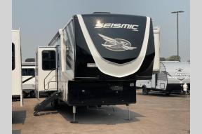 New 2025 Jayco Seismic 399 Photo