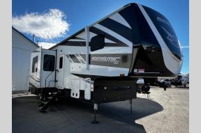 Used 2023 Jayco Seismic 403 Photo