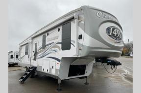 Used 2021 Palomino Columbus 366RL Photo