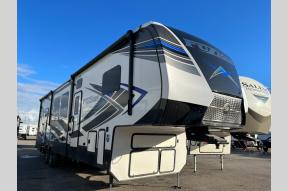 Used 2021 Keystone RV Fuzion 373 Photo