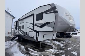 Used 2023 Alliance RV Avenue All-Access 28BH Photo