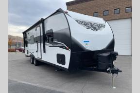 New 2022 Chinook Suite Dream D260BH Photo