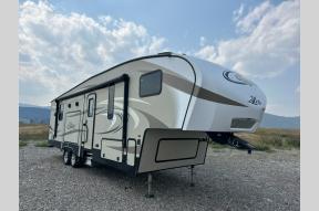 Used 2018 Keystone RV Cougar X-lite 28RKS Photo