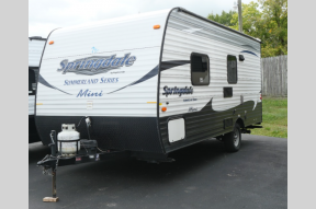 Used 2016 Keystone RV Summerland Mini 1700FQ Photo