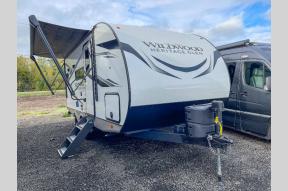 Used 2023 Forest River RV Wildwood Heritage Glen Hyper-Lyte 17RBHL Photo