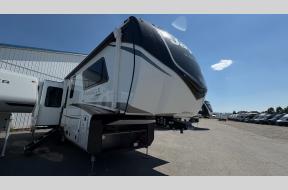 New 2026 Jayco Pinnacle 32RLTS Photo