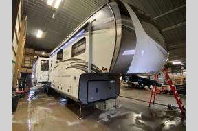 Used 2020 Jayco North Point 377RLBH Photo