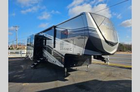 New 2026 Jayco Seismic 395 Photo